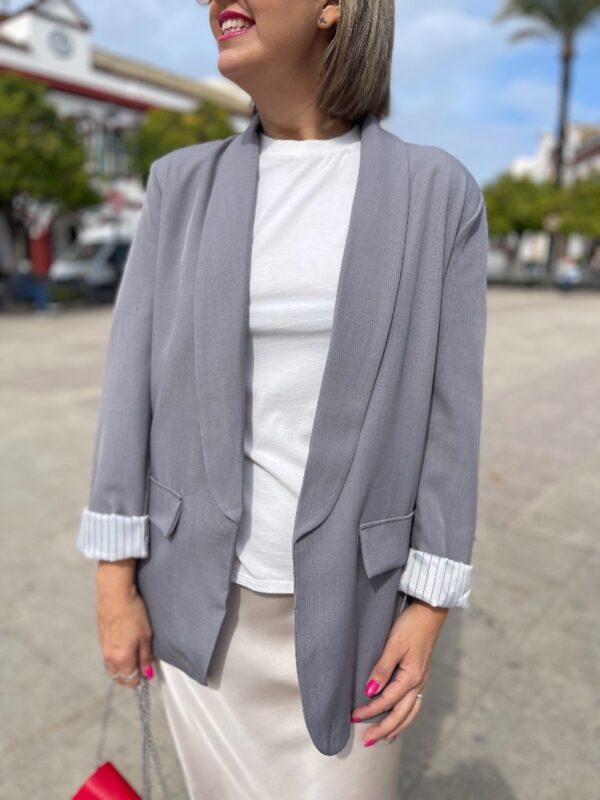 Chaqueta Sofia gris. - Imagen 5